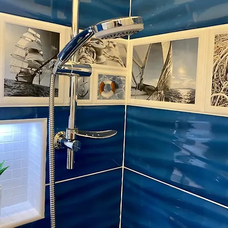 Sleeping Sailor Boutique 4*