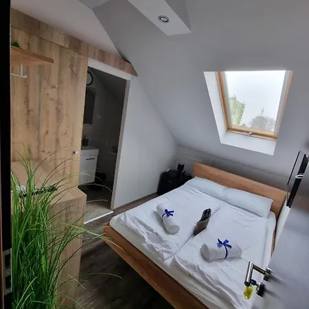 Bed & Breakfast Sleeping Sailor Boutique